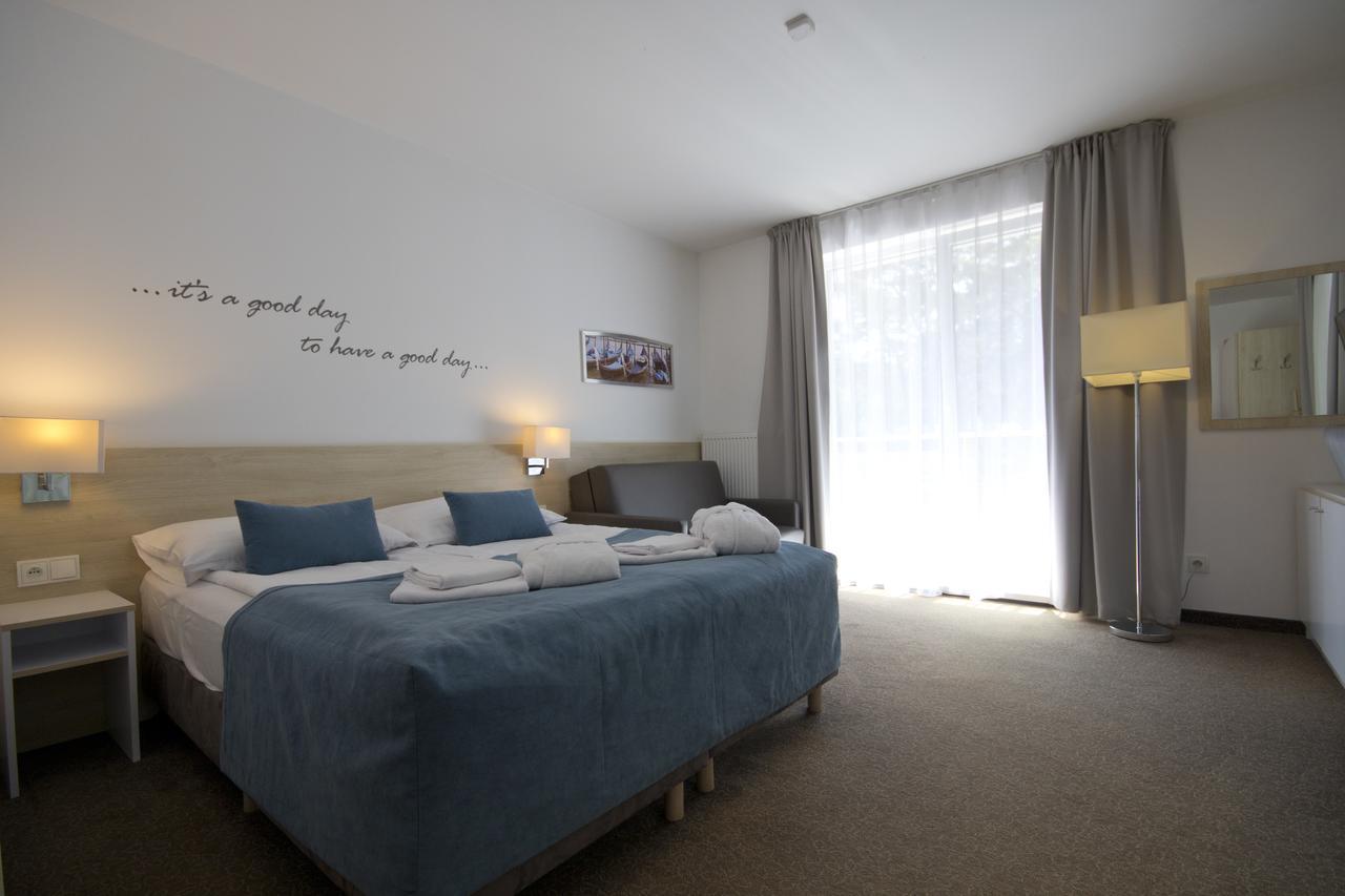 Bed and Breakfast Borgata Ustronie Morskie Exterior foto